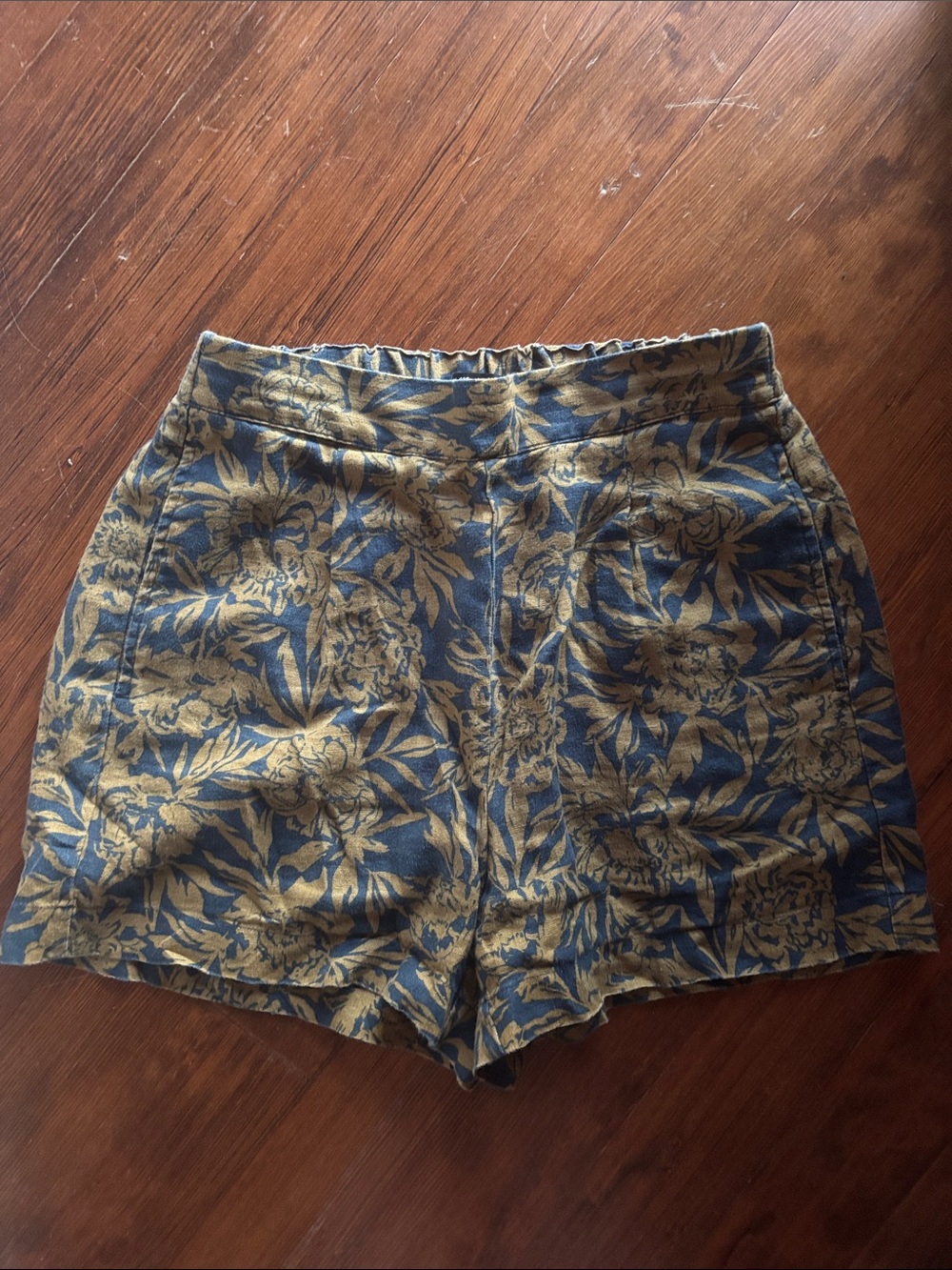 Madewell High-Waist Floral Jacquard Shorts in Navy and Gold 100% linen